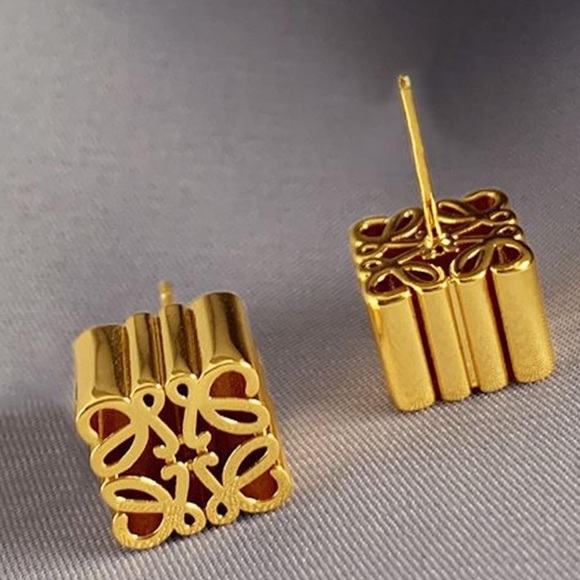 New LE Anagram Stud Earrings - Gold - Picture 3 of 3